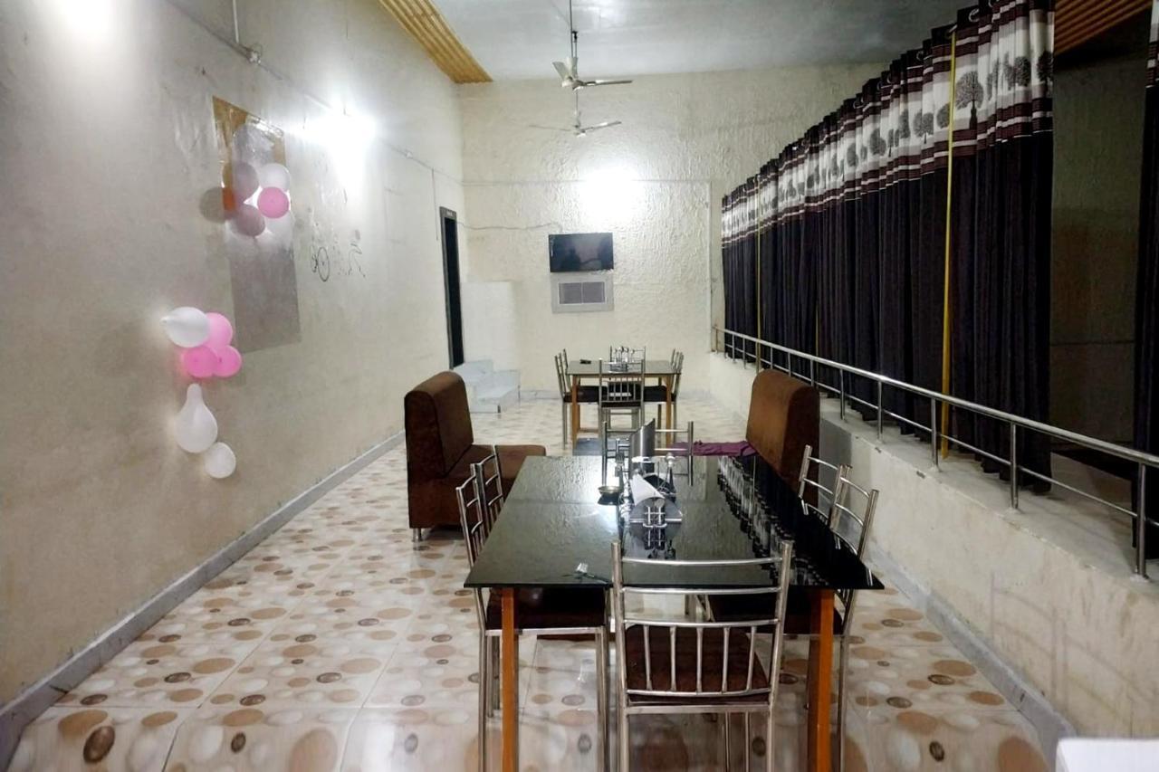 Hotel Kumkum Chhaya Panna Esterno foto