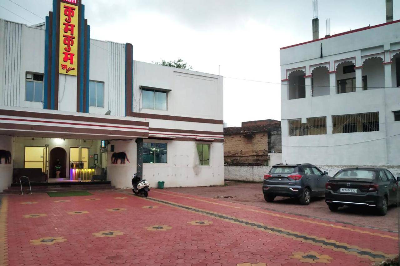 Hotel Kumkum Chhaya Panna Esterno foto