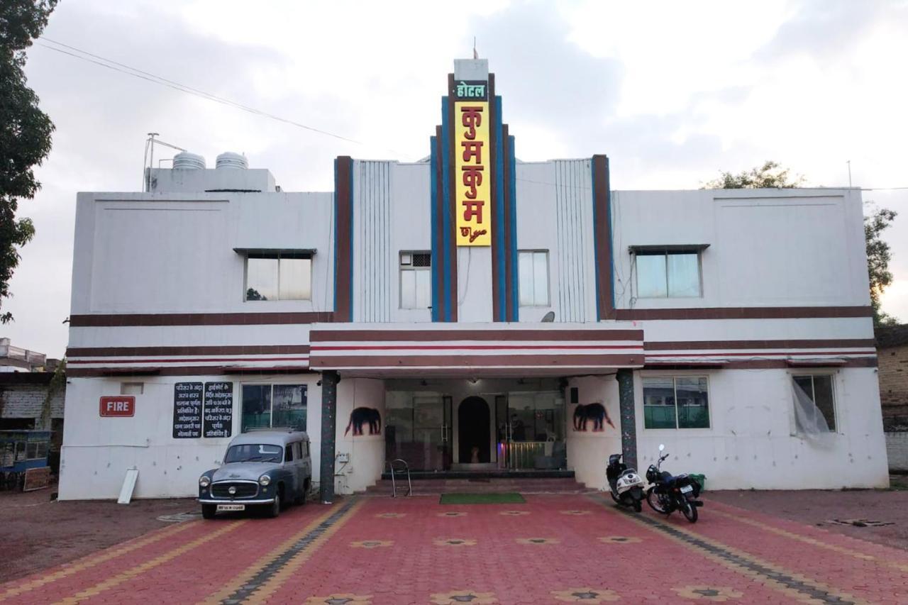 Hotel Kumkum Chhaya Panna Esterno foto