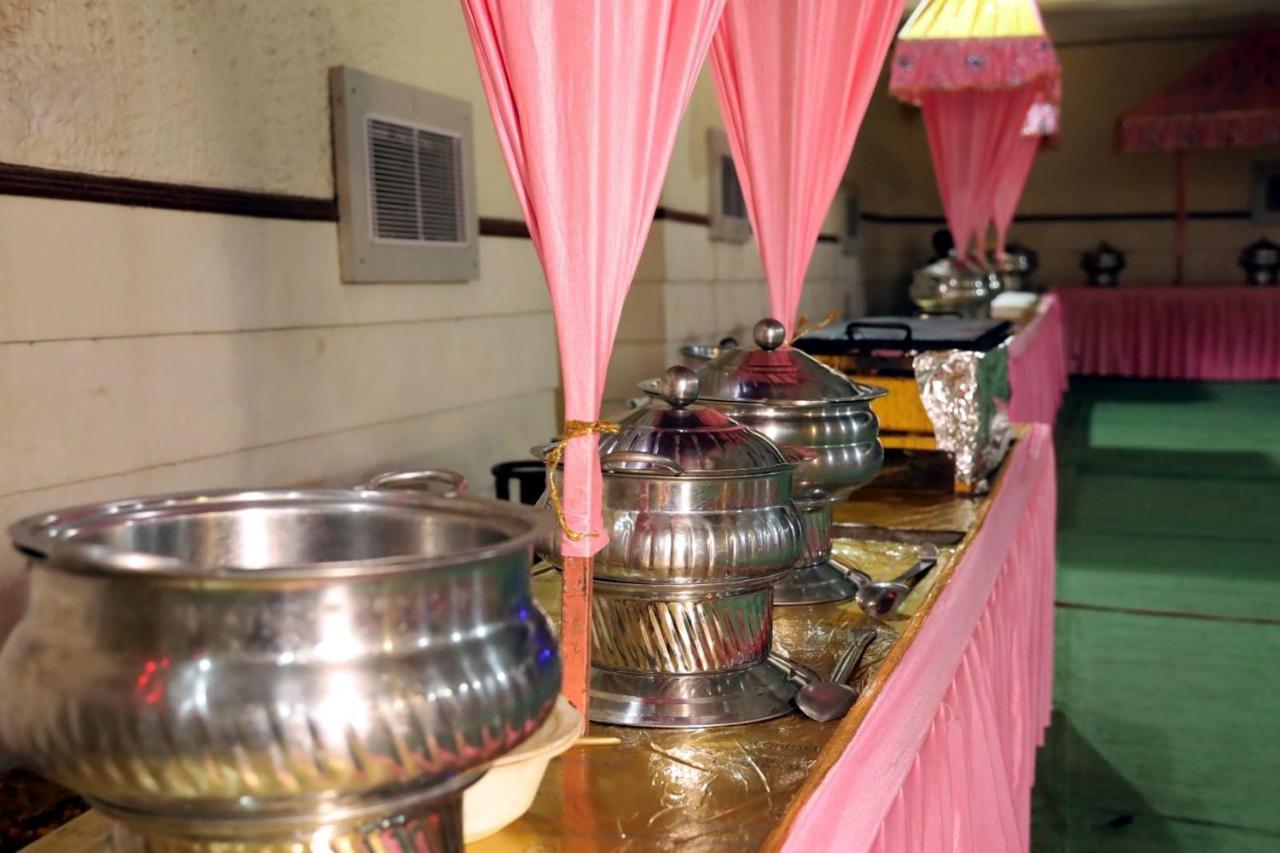 Hotel Kumkum Chhaya Panna Esterno foto