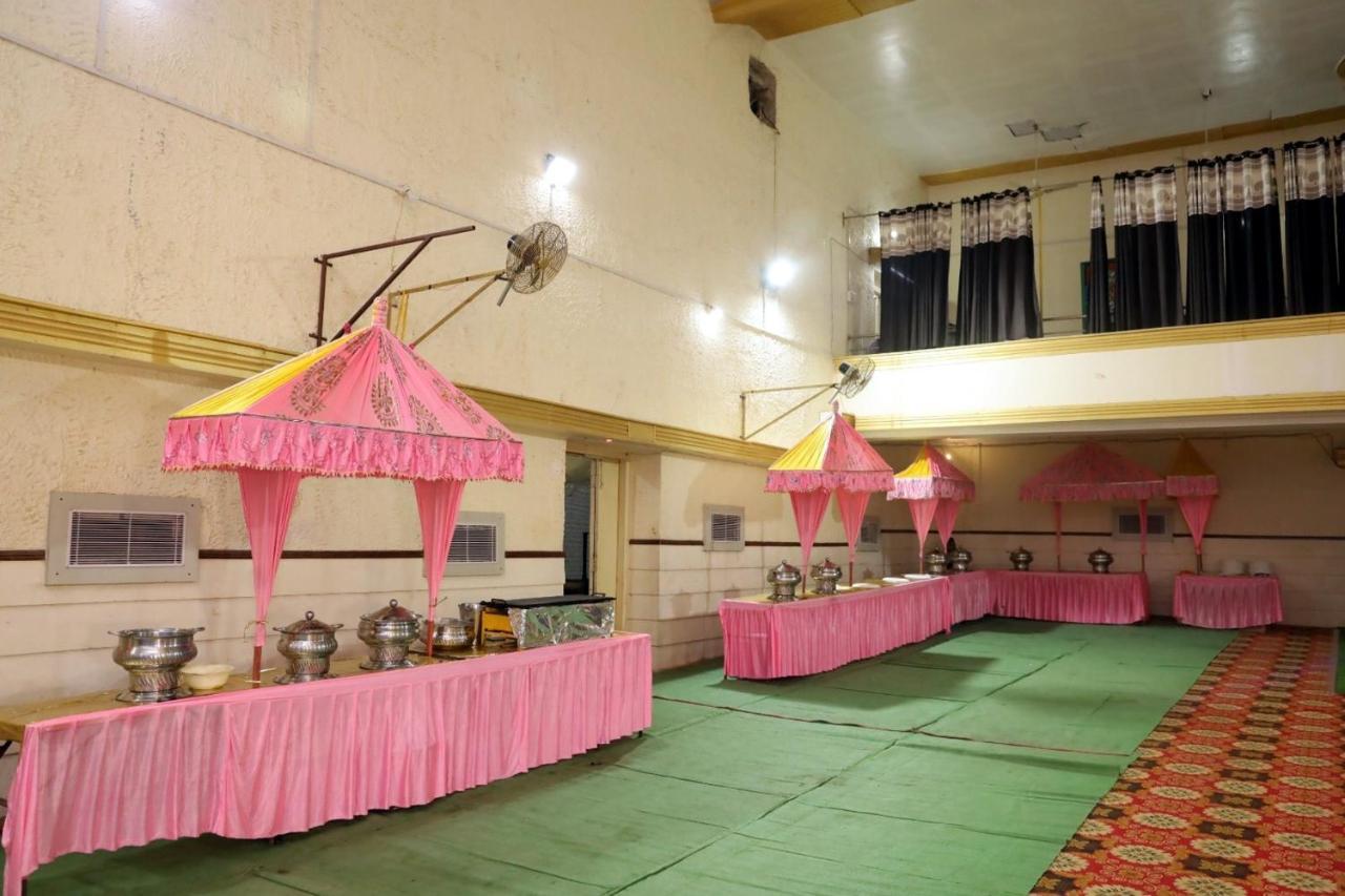 Hotel Kumkum Chhaya Panna Esterno foto